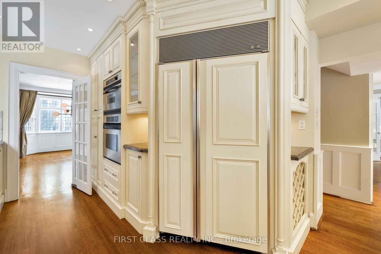 80 Douglas Drive, Toronto, Ontario  M4W 2B4 - Photo 14 - C13169784