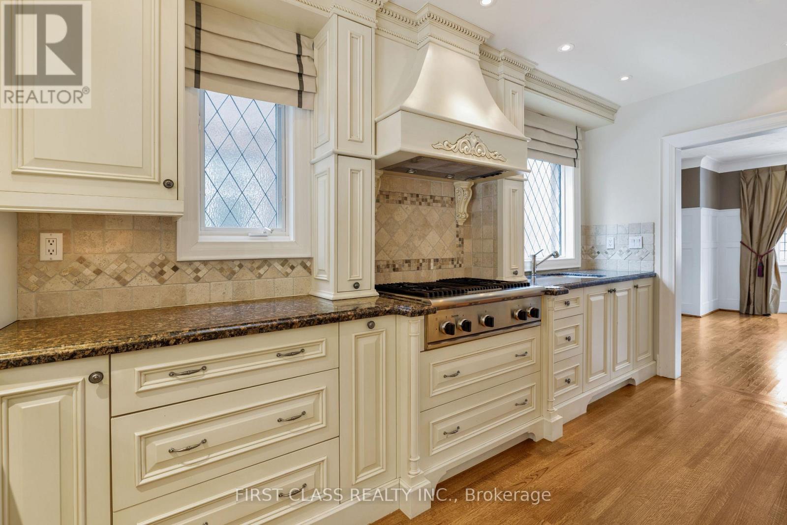 80 Douglas Drive, Toronto, Ontario  M4W 2B4 - Photo 15 - C13169784