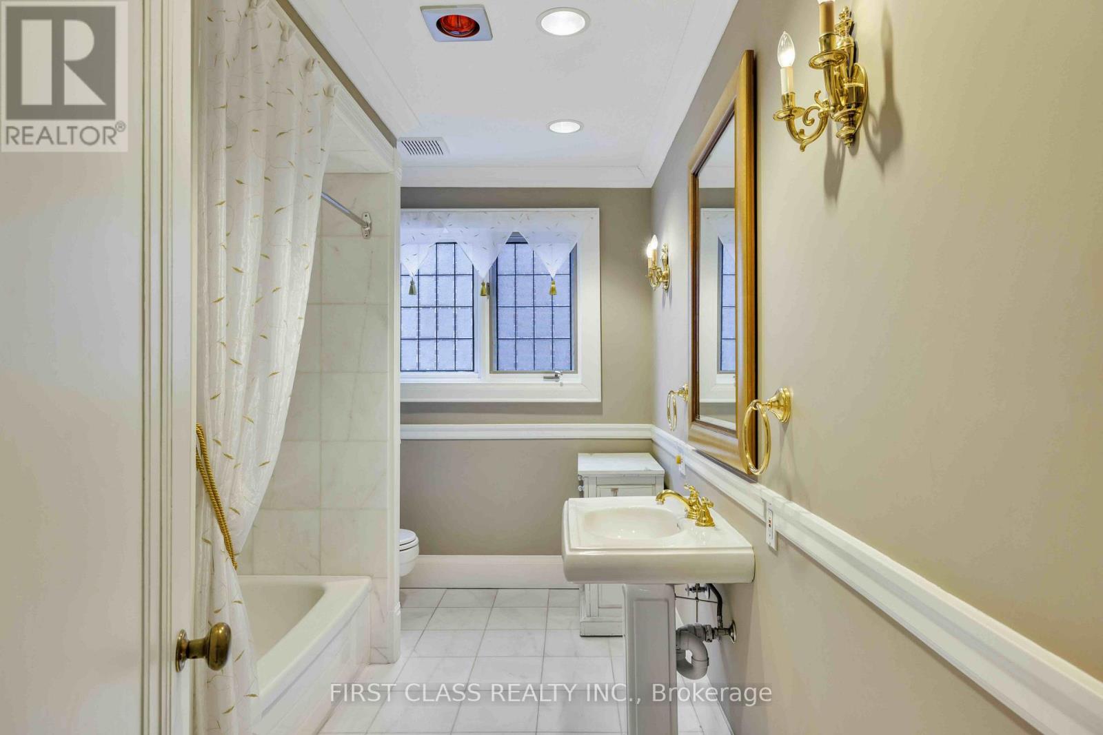 80 Douglas Drive, Toronto, Ontario  M4W 2B4 - Photo 23 - C13169784