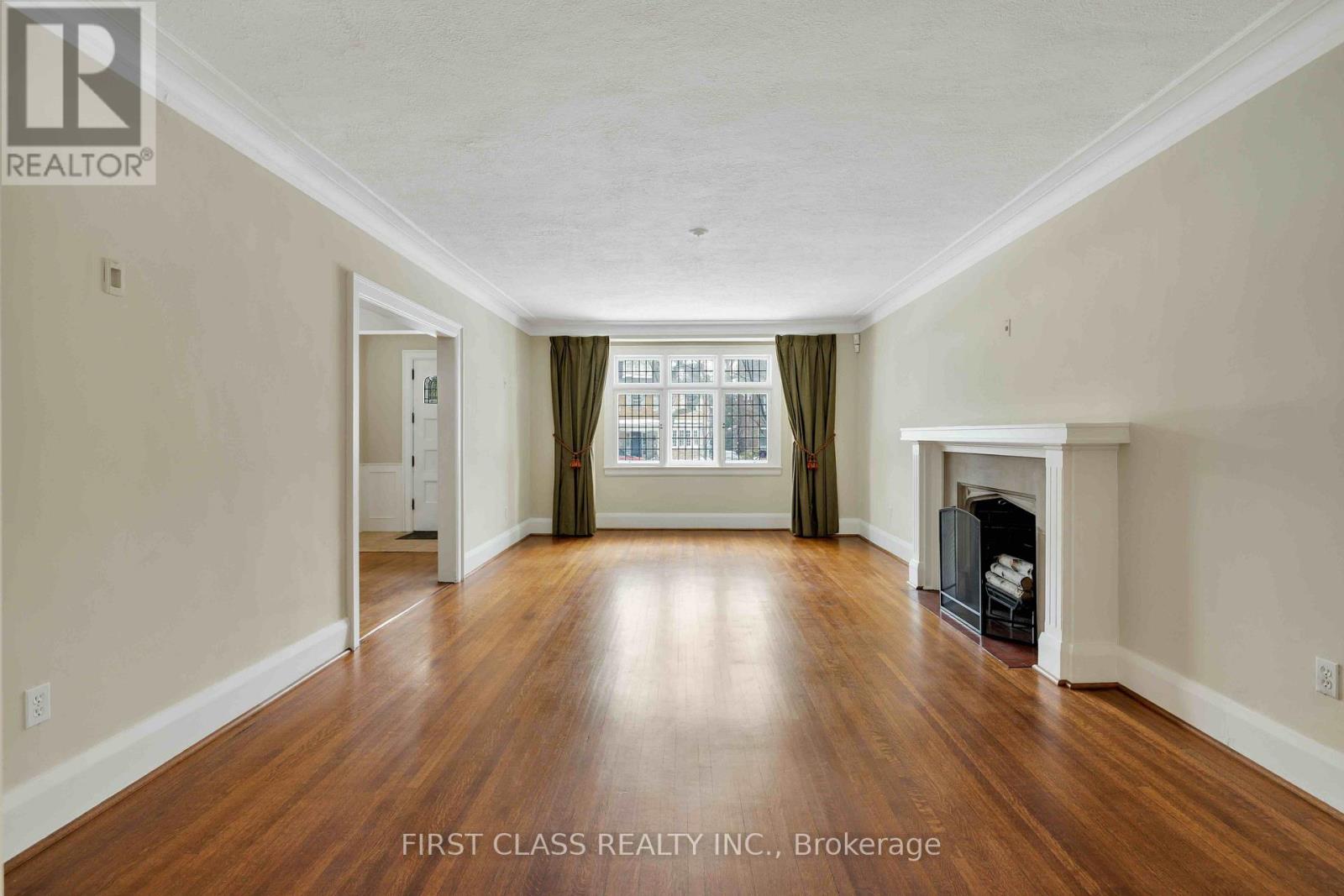 80 Douglas Drive, Toronto, Ontario  M4W 2B4 - Photo 6 - C13169784