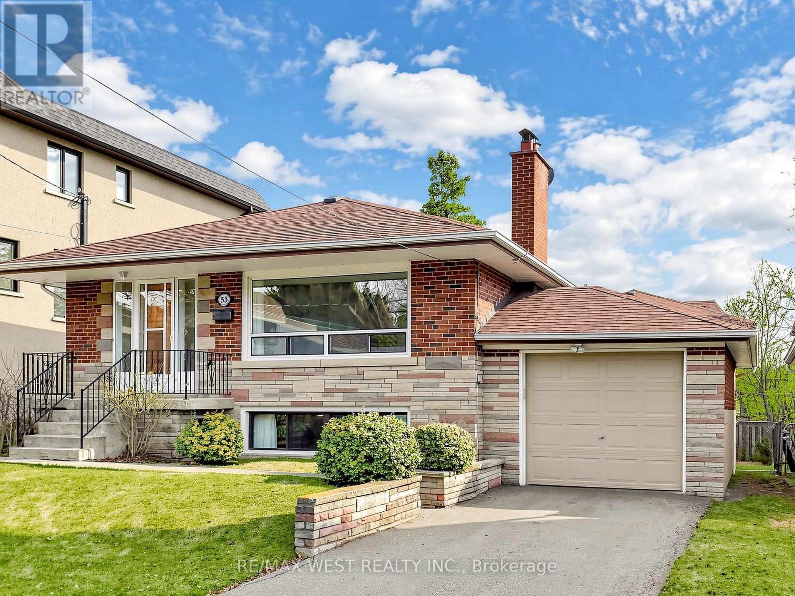 53 WEDGEWOOD DRIVE, Toronto, Ontario