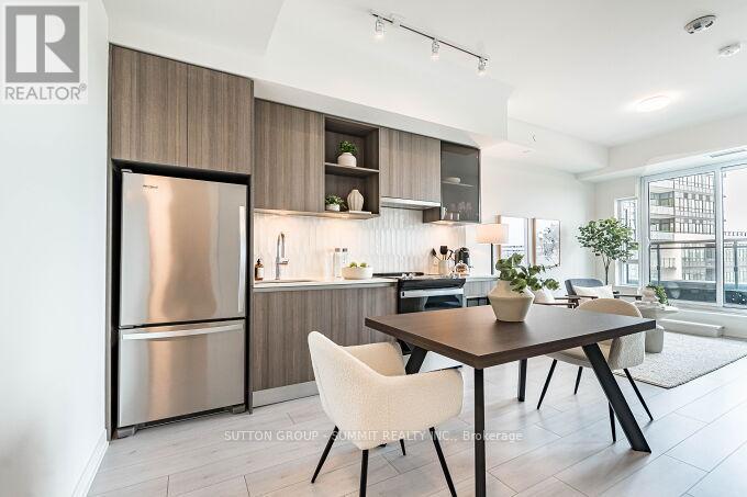 504 - 395 DUNDAS STREET W, Oakville, Ontario