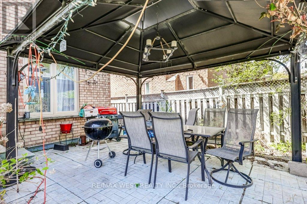 39 Braebrook Drive, Whitby, Ontario  L1R 1V3 - Photo 17 - E13169908