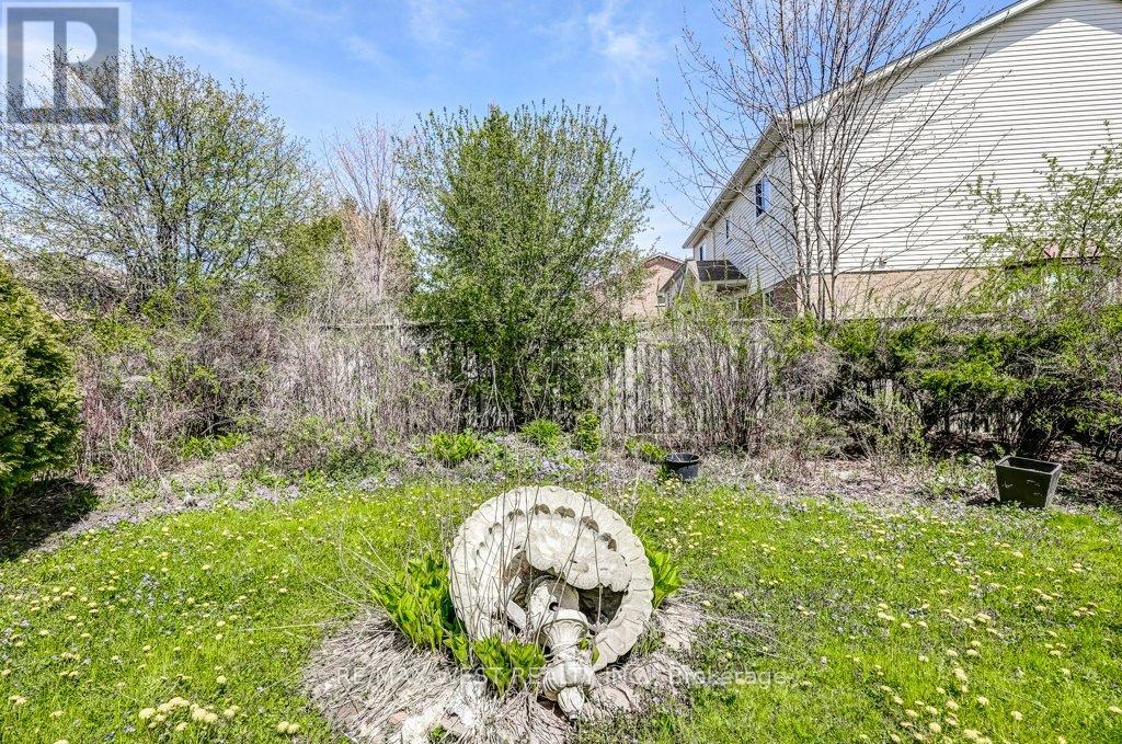 39 Braebrook Drive, Whitby, Ontario  L1R 1V3 - Photo 19 - E13169908