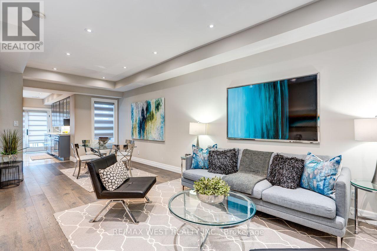 413 Leslie Street, Toronto, Ontario  M4M 3E3 - Photo 4 - E13170014