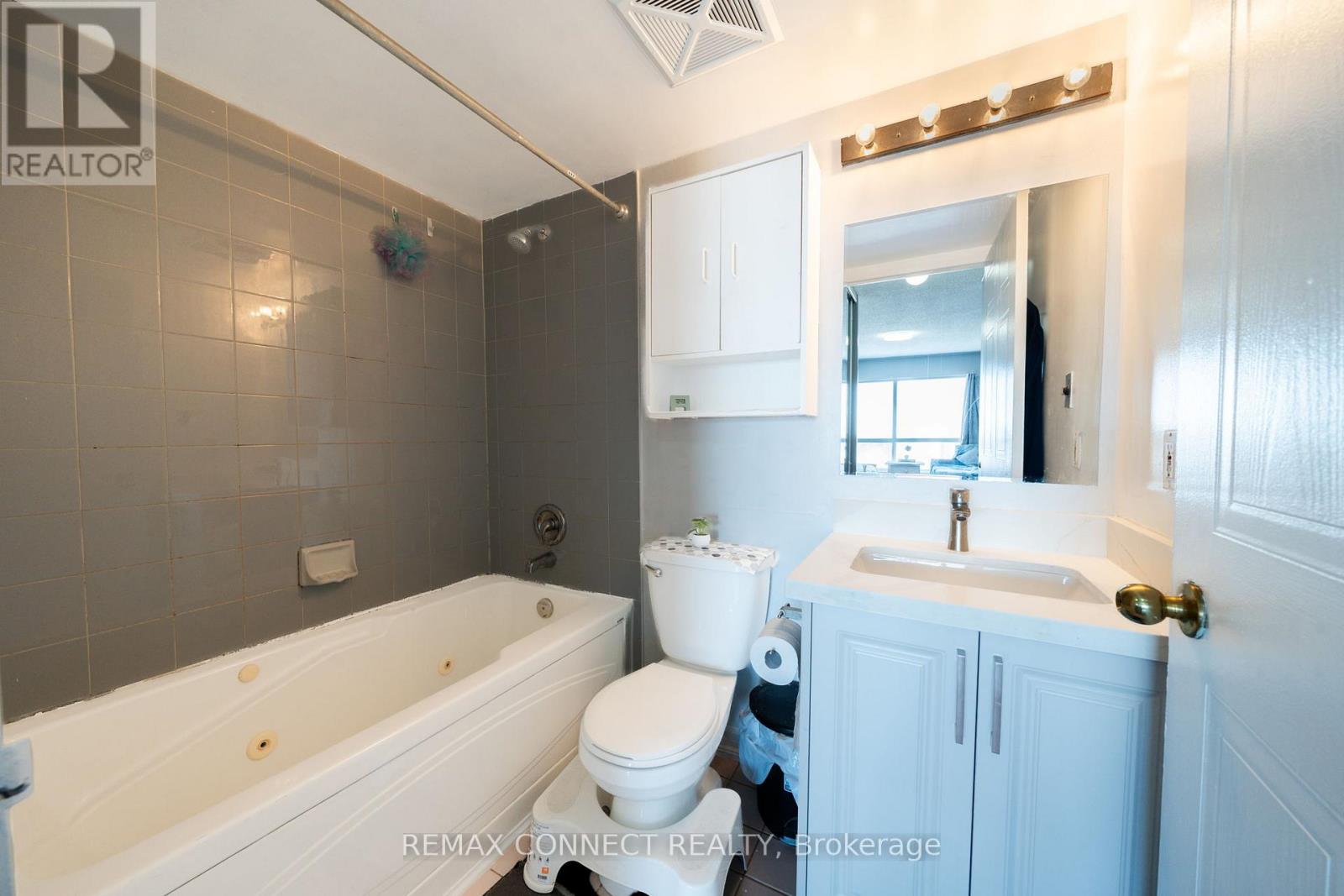 1609 - 1470 Midland Avenue, Toronto, Ontario  M1P 4Z4 - Photo 14 - E13134924