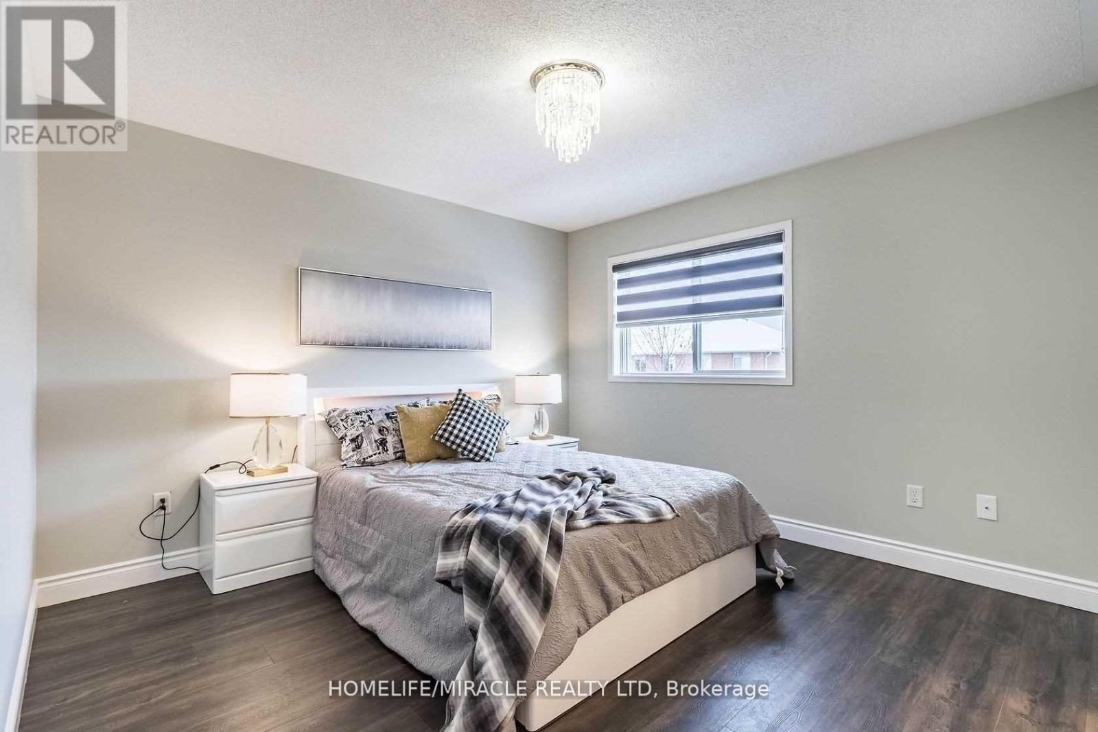 Upper - 17 Roadmaster Lane, Brampton, Ontario  L7A 3A9 - Photo 4 - W13168786