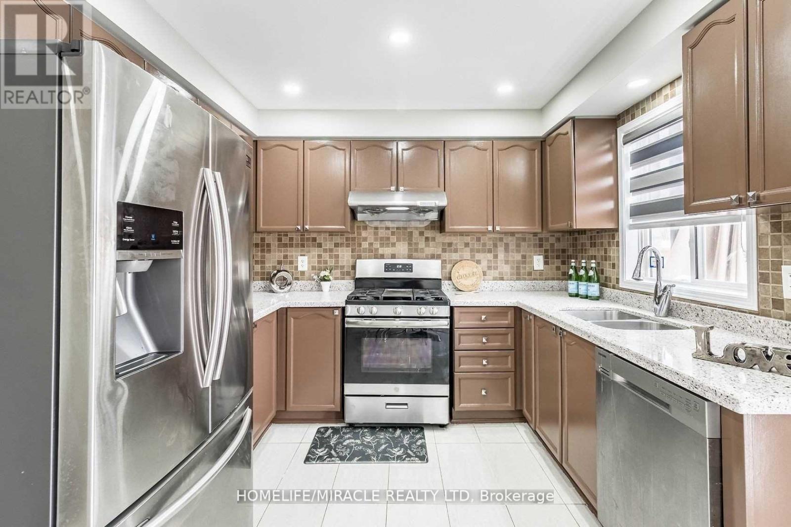 Upper - 17 Roadmaster Lane, Brampton, Ontario  L7A 3A9 - Photo 14 - W13168786