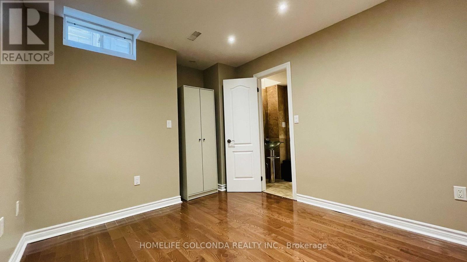 Lower - 110a Bond Crescent, Richmond Hill, Ontario  L4E 3L1 - Photo 13 - N13169828