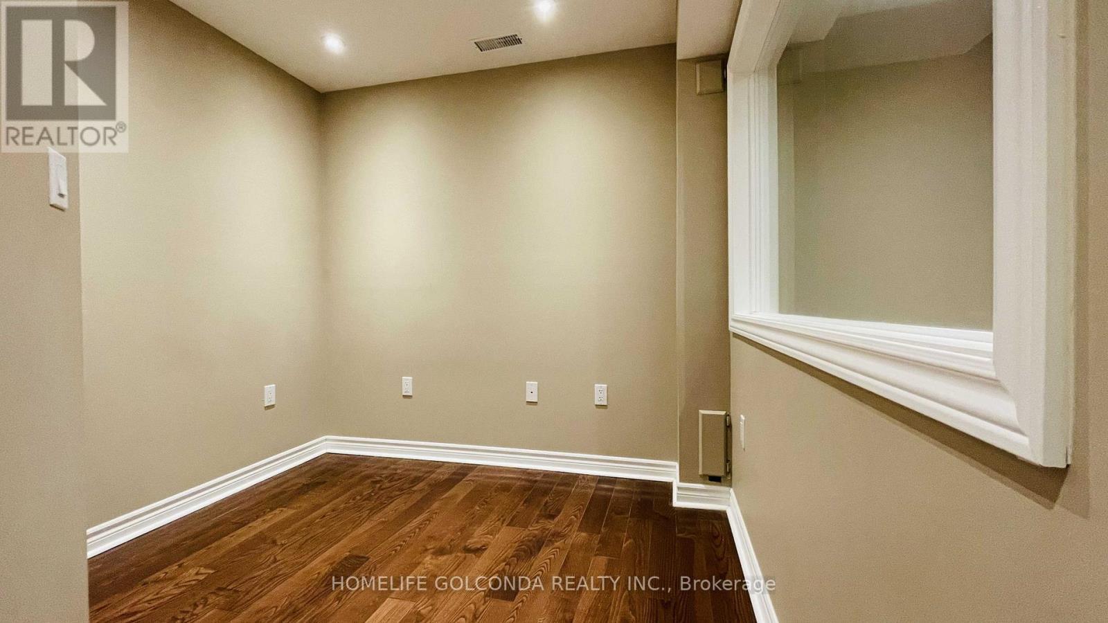 Lower - 110a Bond Crescent, Richmond Hill, Ontario  L4E 3L1 - Photo 16 - N13169828