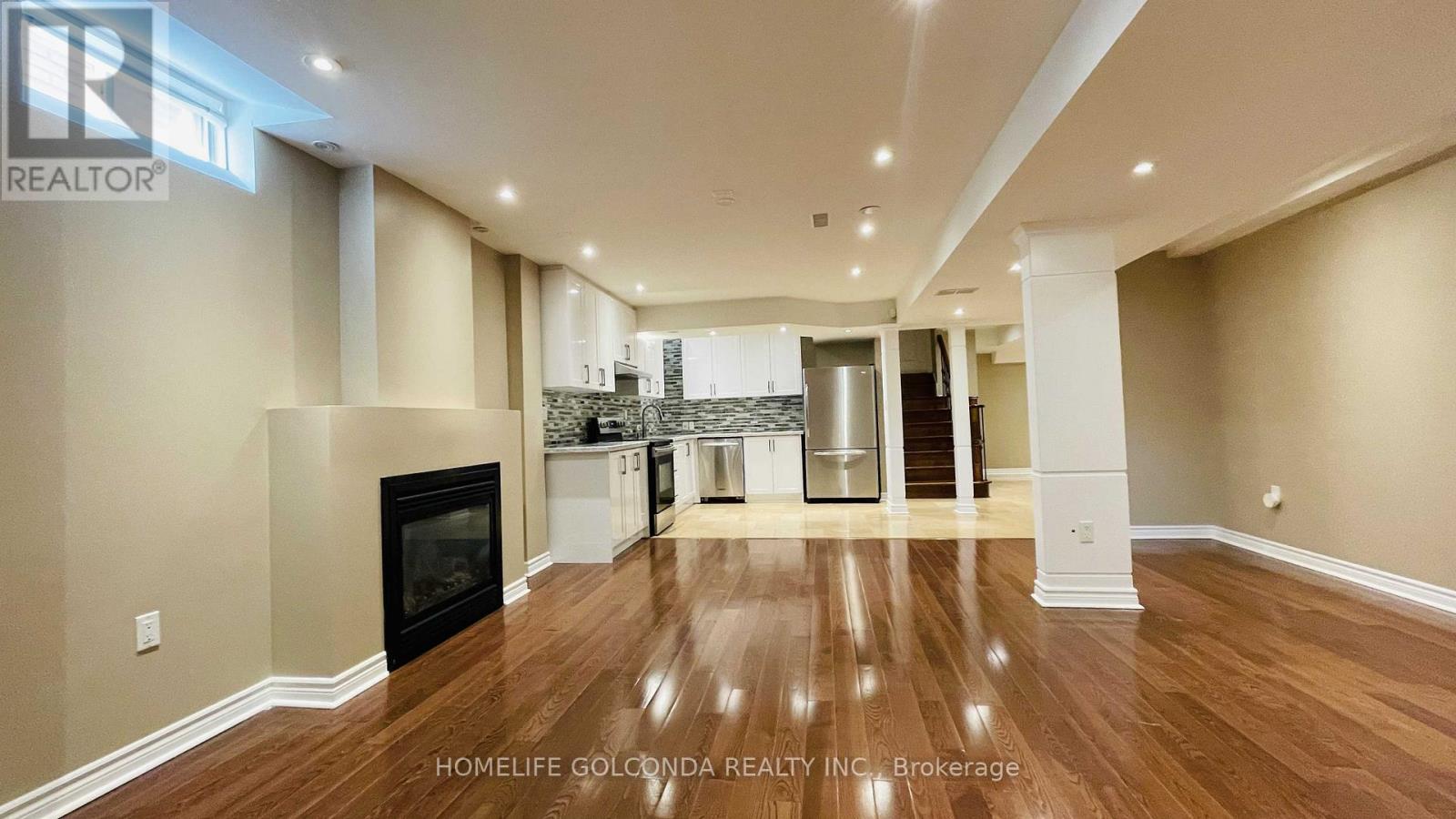 Lower - 110a Bond Crescent, Richmond Hill, Ontario  L4E 3L1 - Photo 3 - N13169828