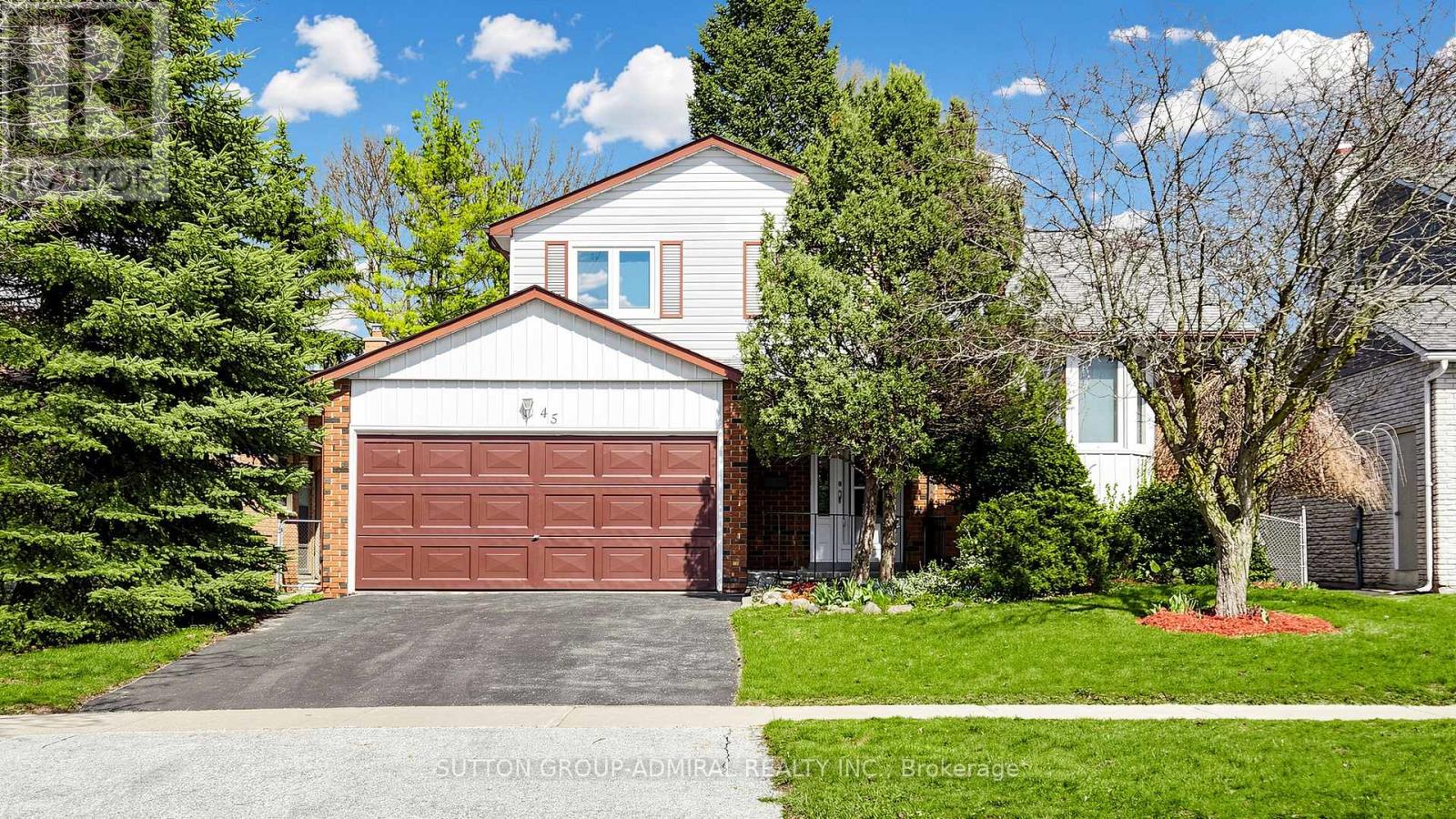 45 HOWLETT AVENUE, Newmarket, Ontario
