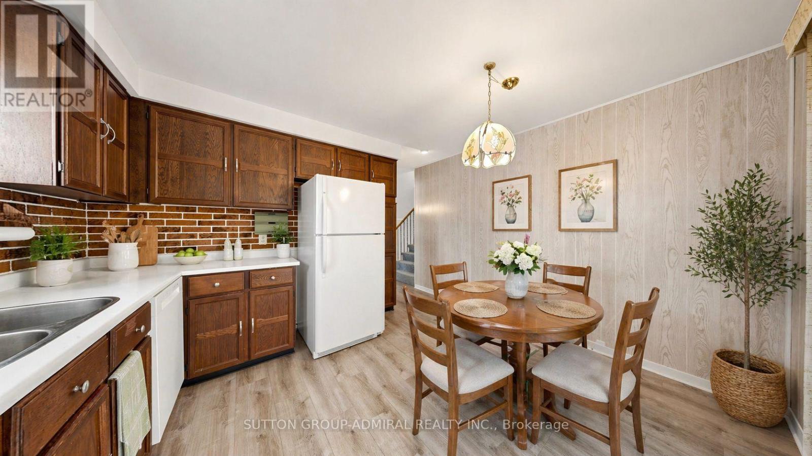 45 Howlett Avenue, Newmarket, Ontario  L3Y 5S6 - Photo 7 - N13169906