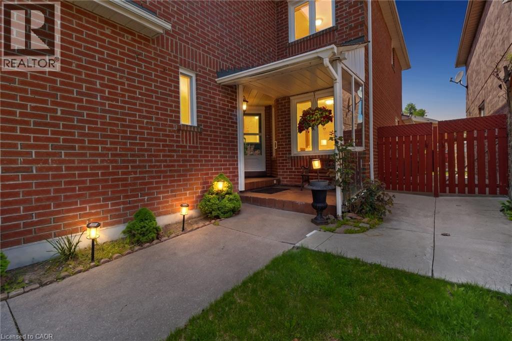1263 Bantham Street, Mississauga, Ontario L5V 1Y8 - Photo 2 - 40832780