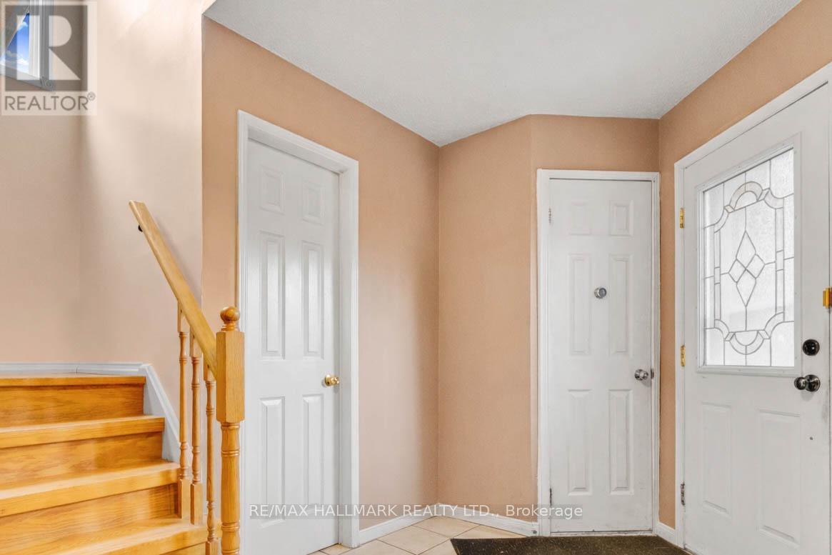 3310 Greenbelt Crescent, Mississauga, Ontario  L5N 5X1 - Photo 4 - W13169794