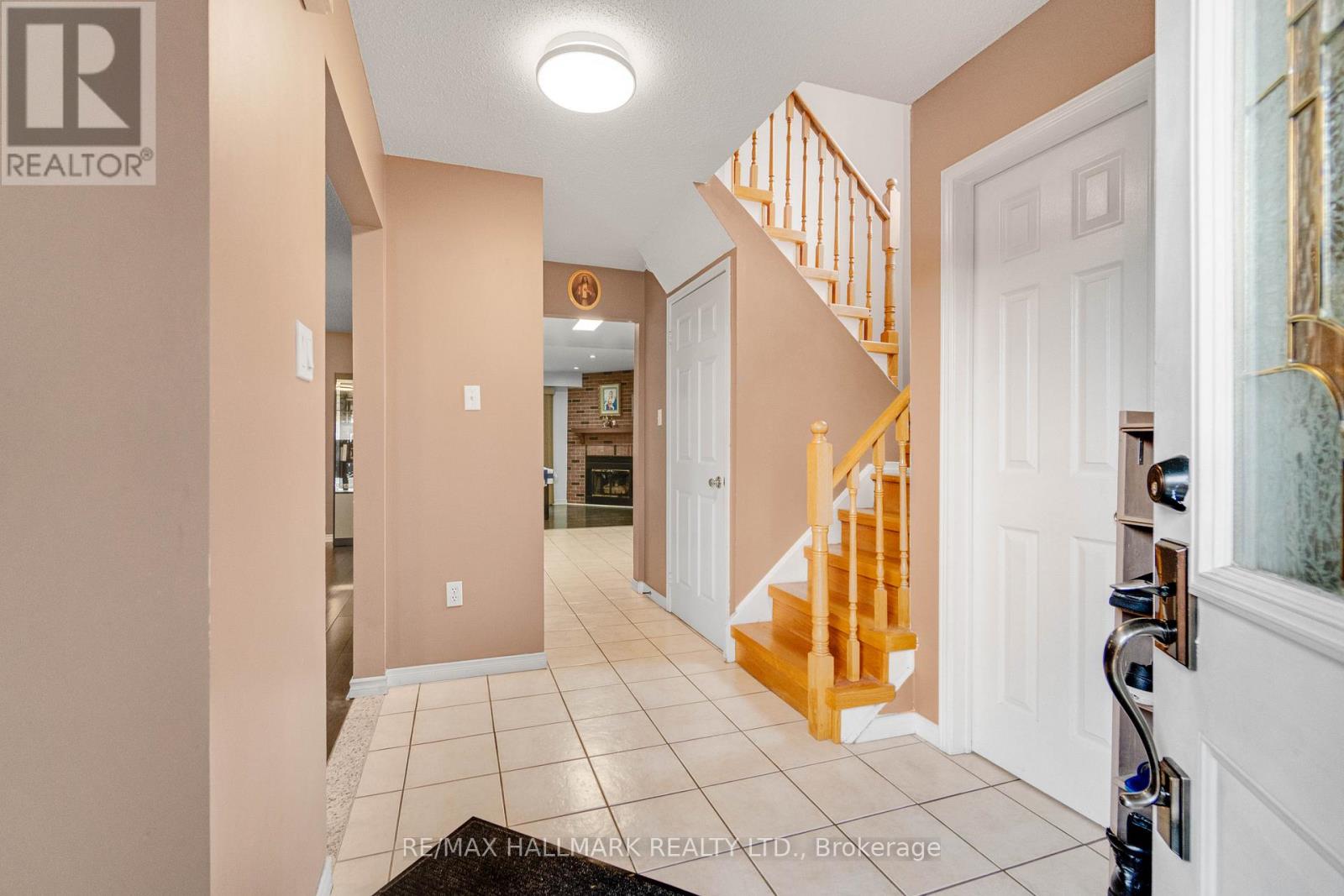 3310 Greenbelt Crescent, Mississauga, Ontario  L5N 5X1 - Photo 5 - W13169794
