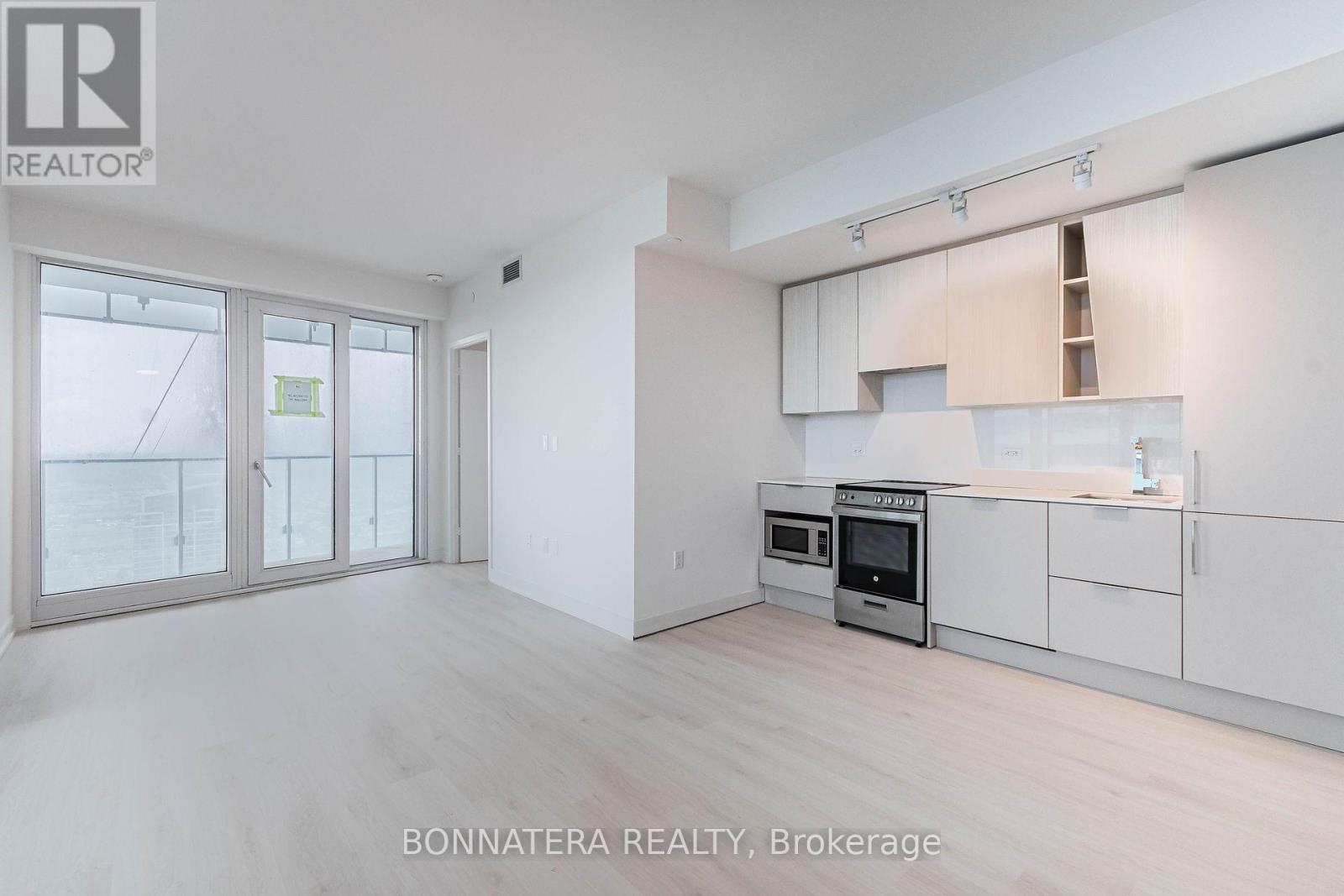 3904 - 3900 Confederation Parkway, Mississauga, Ontario  L5B 0M3 - Photo 11 - W13169854