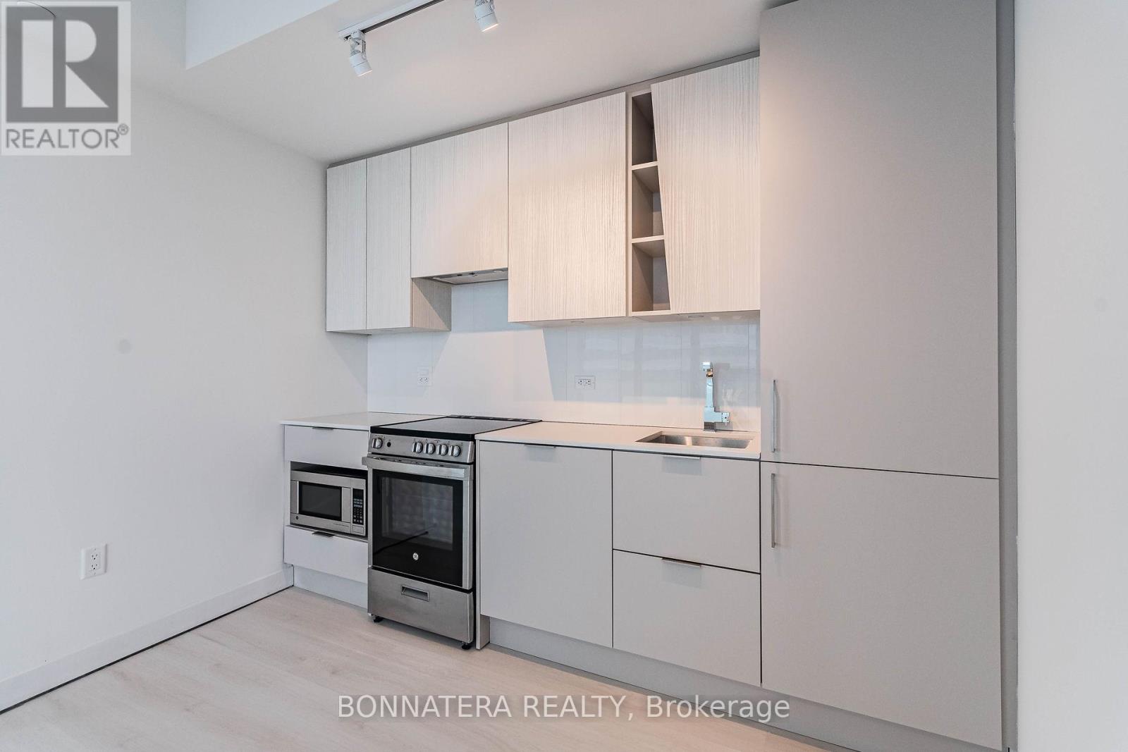 3904 - 3900 Confederation Parkway, Mississauga, Ontario  L5B 0M3 - Photo 12 - W13169854