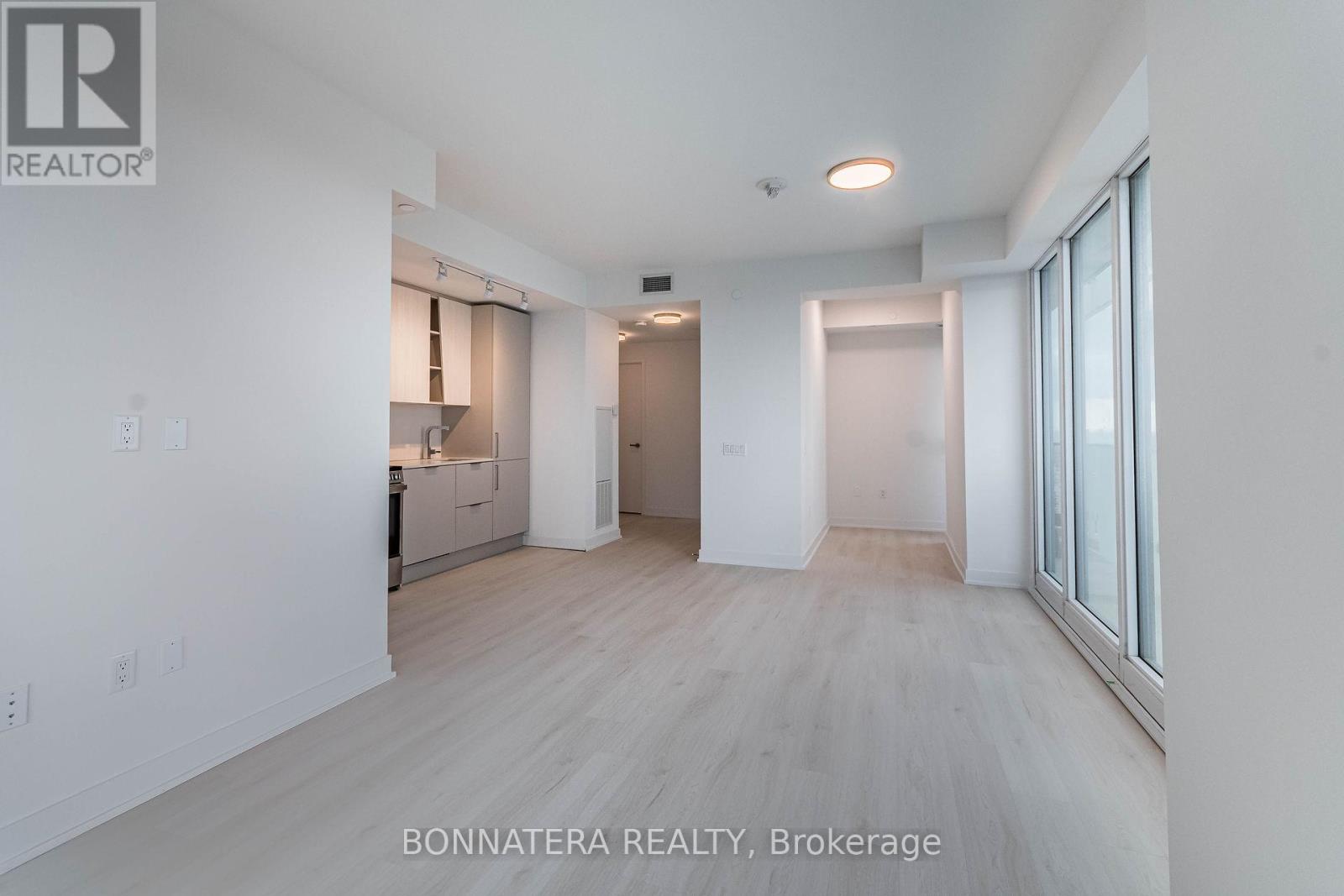 3904 - 3900 Confederation Parkway, Mississauga, Ontario  L5B 0M3 - Photo 13 - W13169854