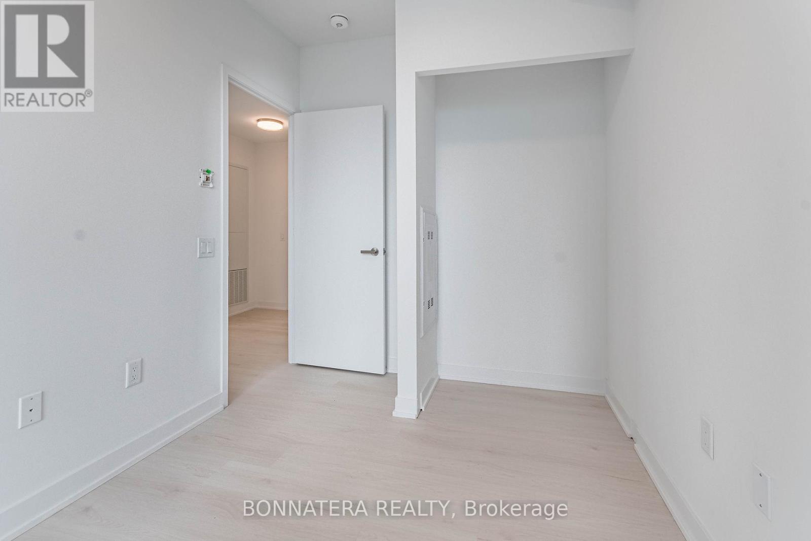 3904 - 3900 Confederation Parkway, Mississauga, Ontario  L5B 0M3 - Photo 22 - W13169854