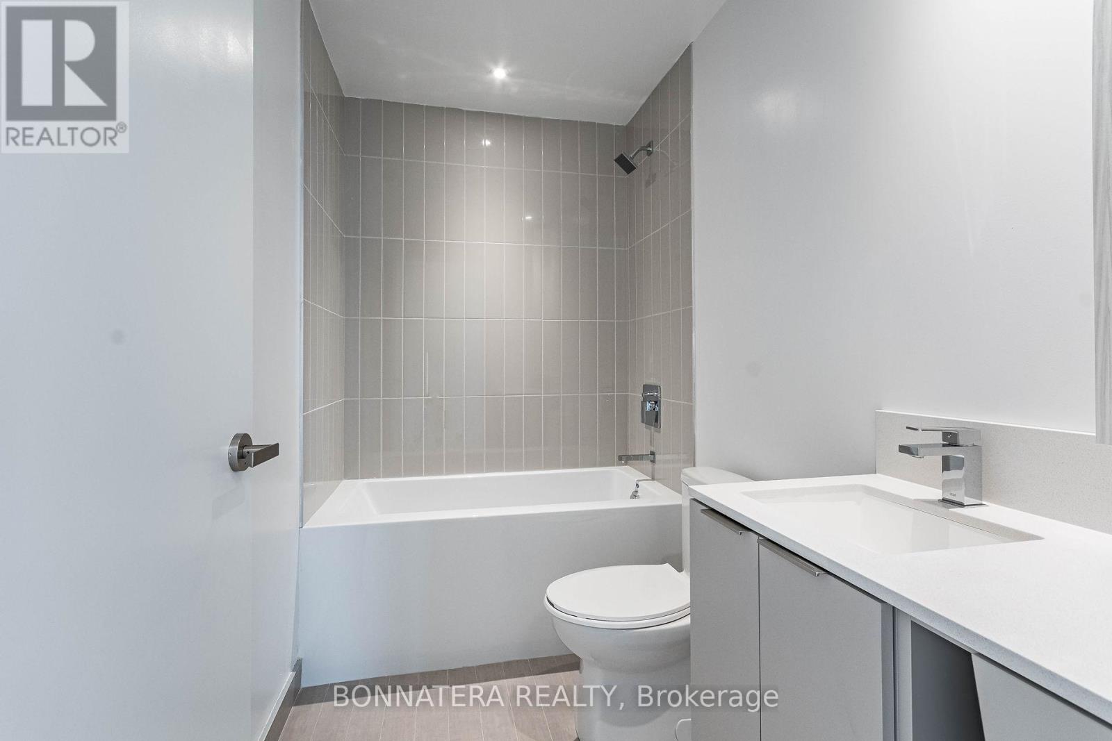 3904 - 3900 Confederation Parkway, Mississauga, Ontario  L5B 0M3 - Photo 23 - W13169854