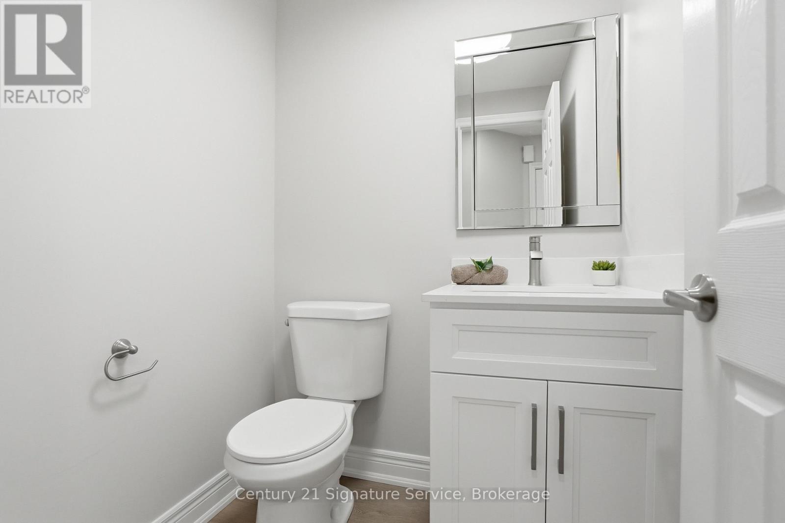 3811 Densbury Drive, Mississauga, Ontario  L5N 6Z3 - Photo 13 - W13169884