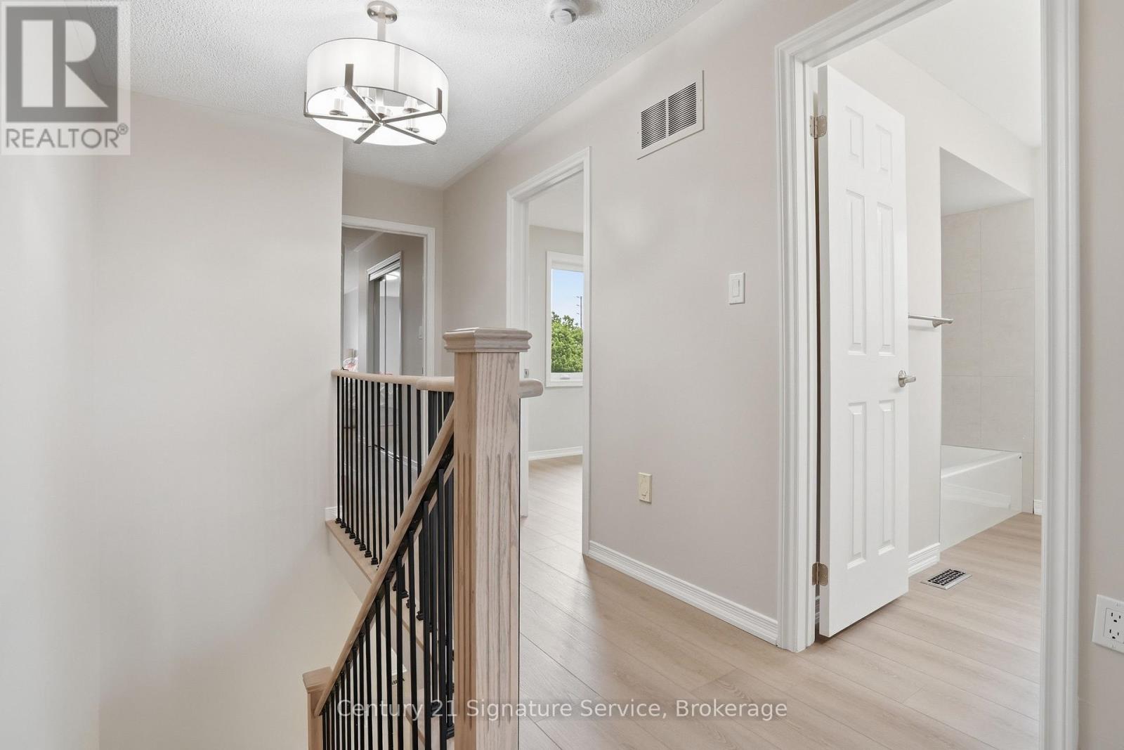 3811 Densbury Drive, Mississauga, Ontario  L5N 6Z3 - Photo 26 - W13169884