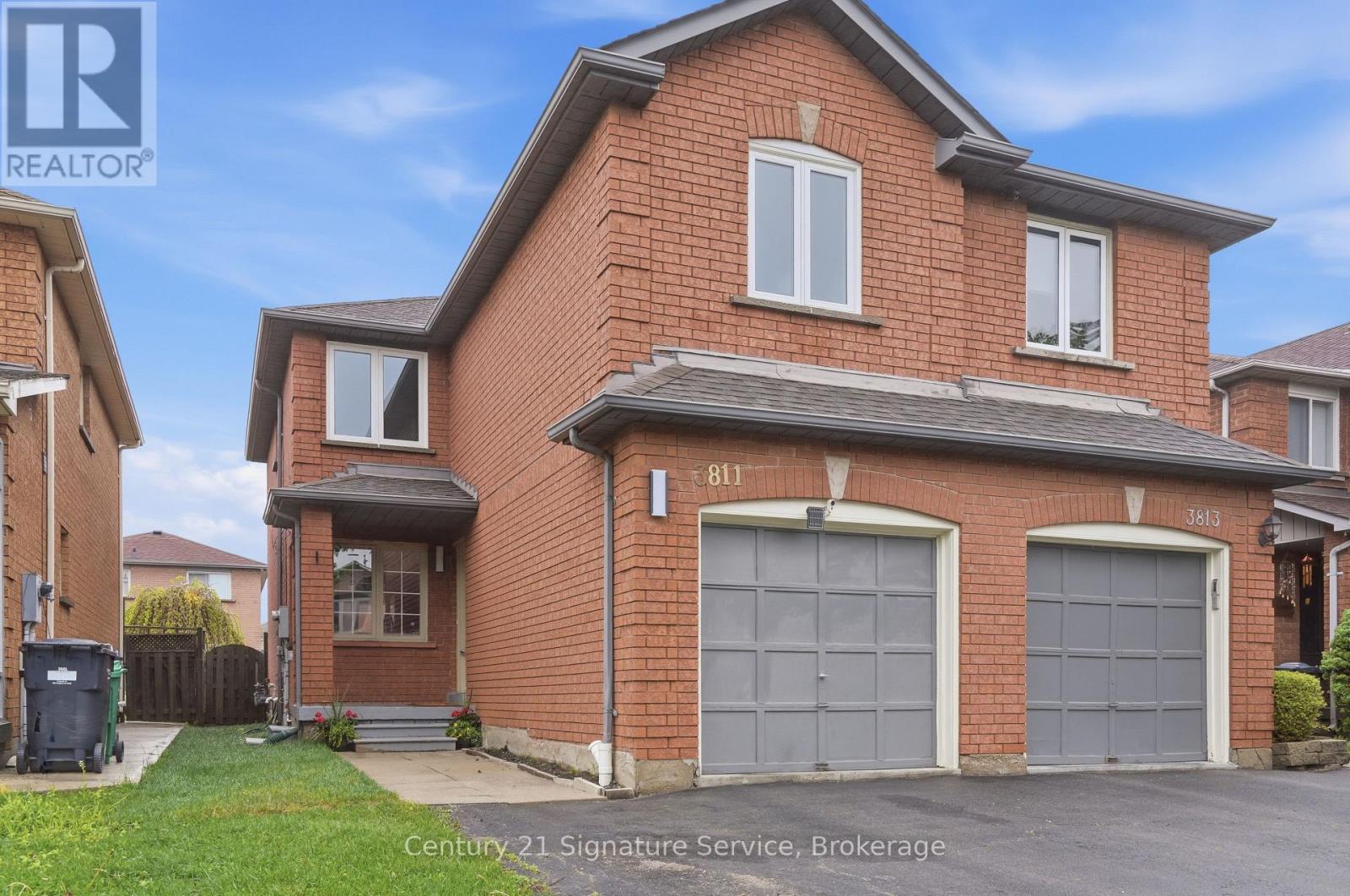 3811 Densbury Drive, Mississauga, Ontario  L5N 6Z3 - Photo 3 - W13169884
