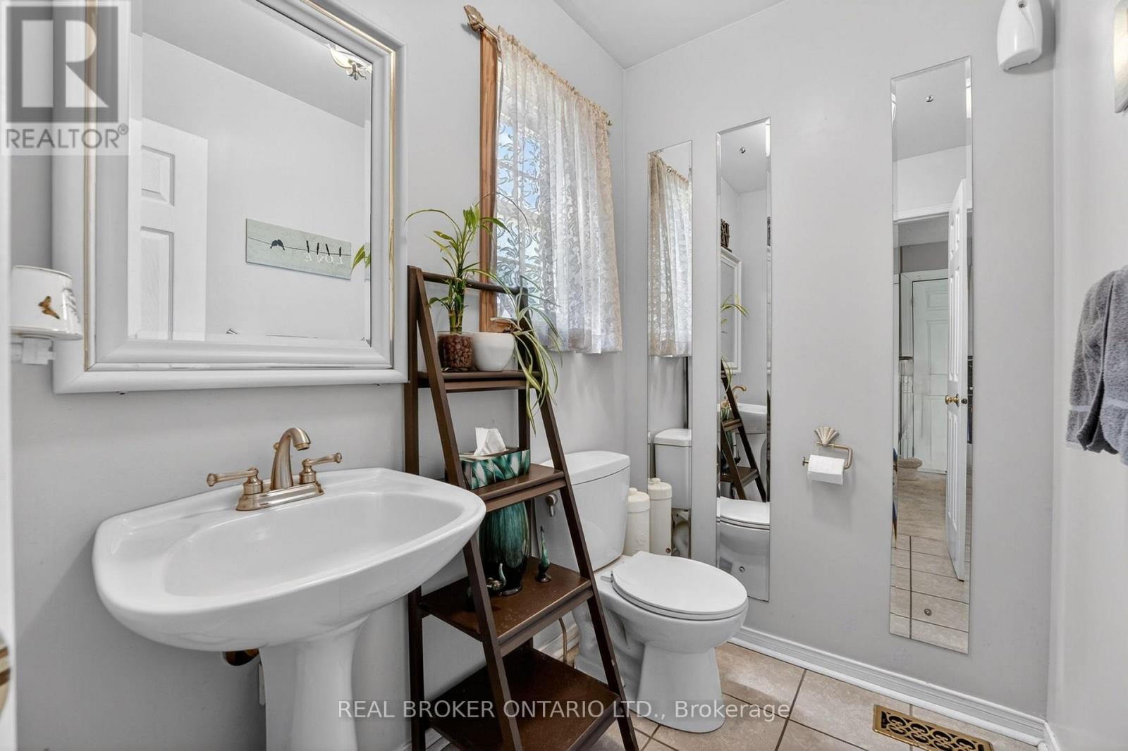 3202 Shadetree Drive, Mississauga, Ontario  L5N 6P4 - Photo 7 - W13169902