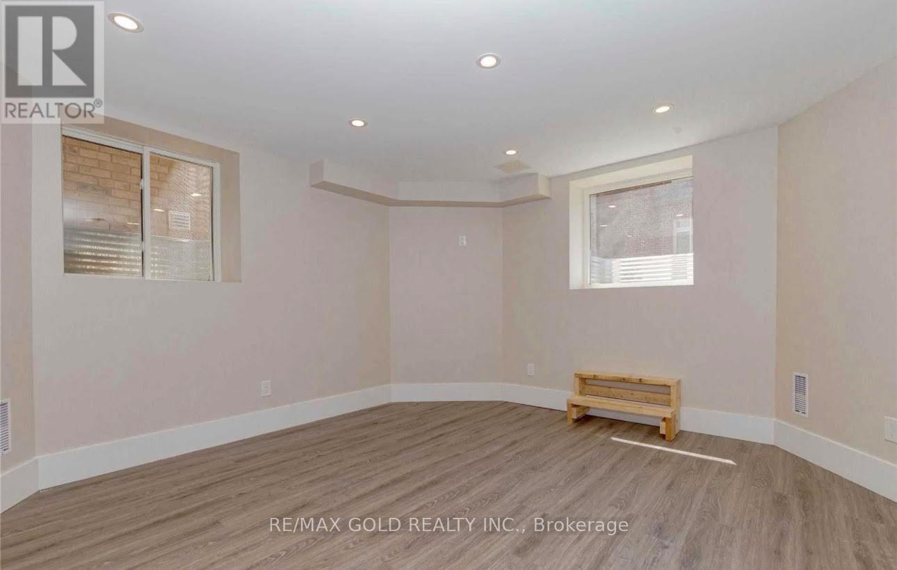 3352 Vernon Powell Drive, Oakville, Ontario  L6H 0Y4 - Photo 10 - W13169976