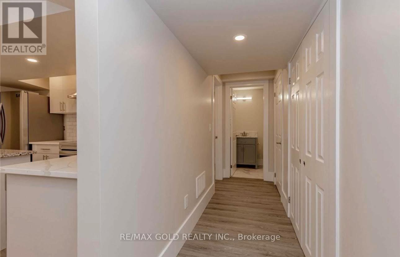 3352 Vernon Powell Drive, Oakville, Ontario  L6H 0Y4 - Photo 11 - W13169976