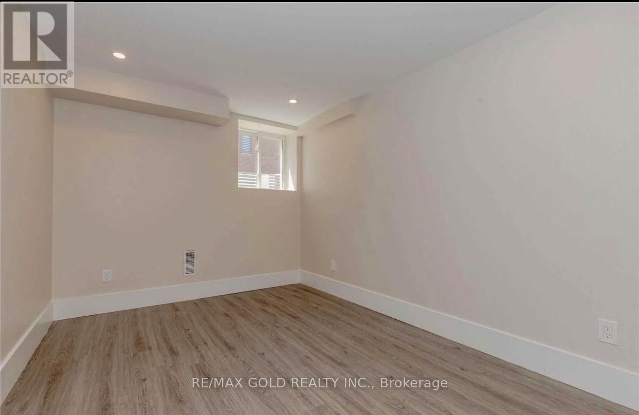 3352 Vernon Powell Drive, Oakville, Ontario  L6H 0Y4 - Photo 12 - W13169976