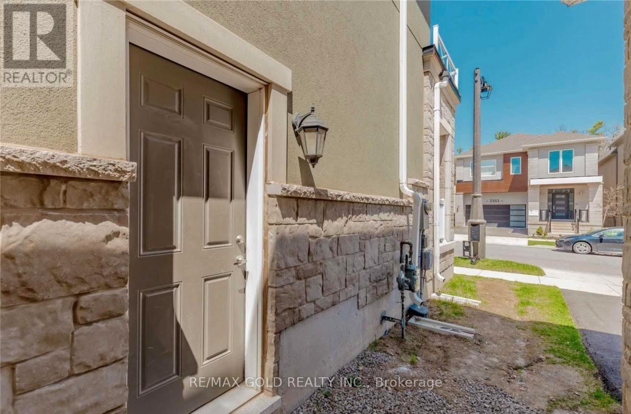 3352 Vernon Powell Drive, Oakville, Ontario  L6H 0Y4 - Photo 15 - W13169976