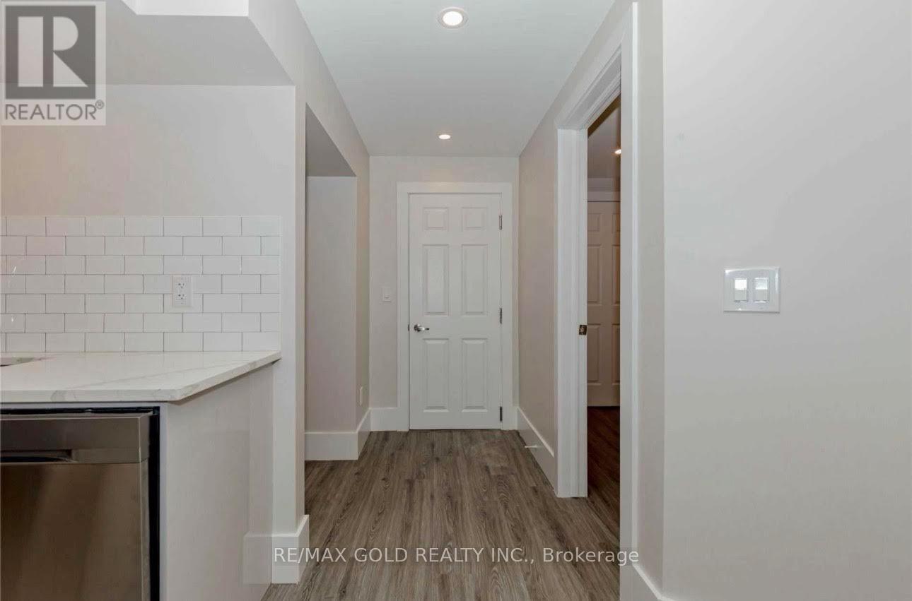 3352 Vernon Powell Drive, Oakville, Ontario  L6H 0Y4 - Photo 4 - W13169976
