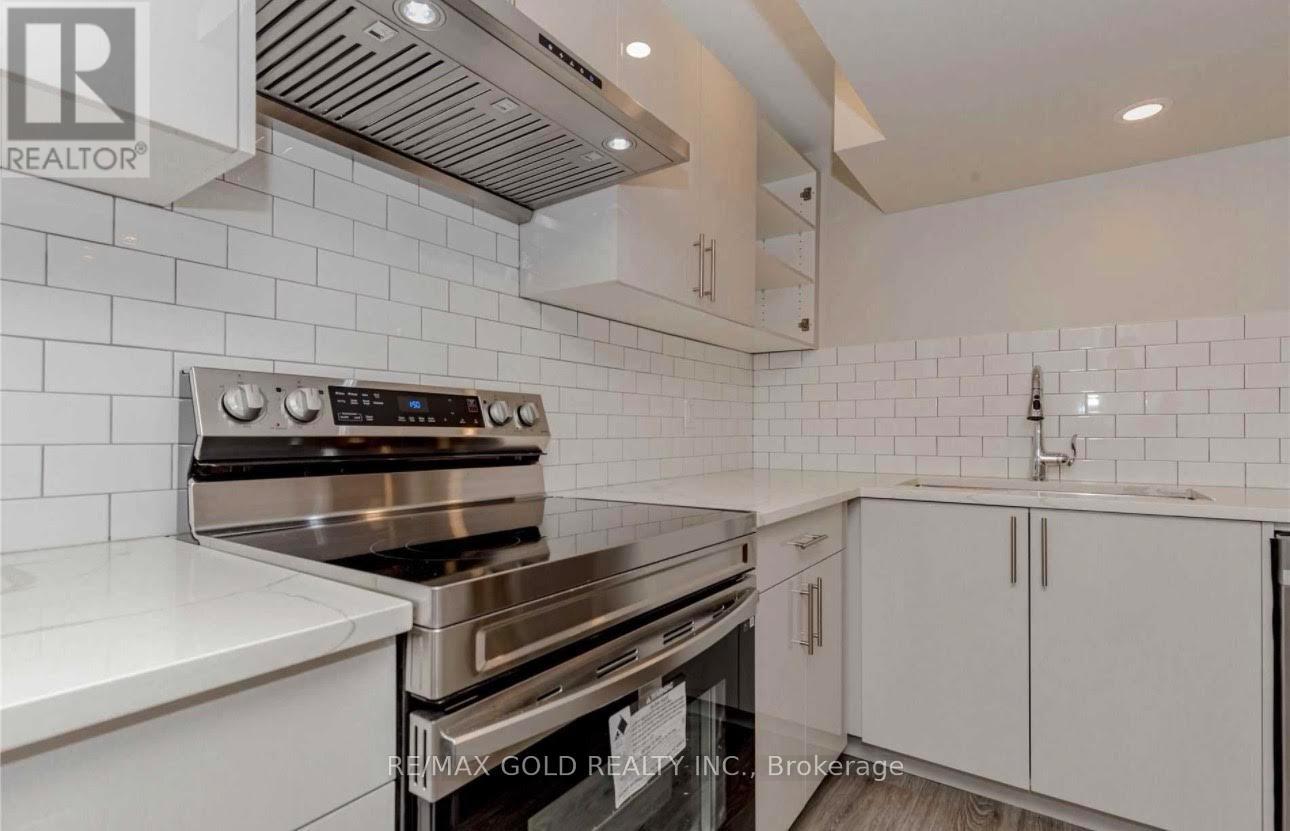 3352 Vernon Powell Drive, Oakville, Ontario  L6H 0Y4 - Photo 8 - W13169976