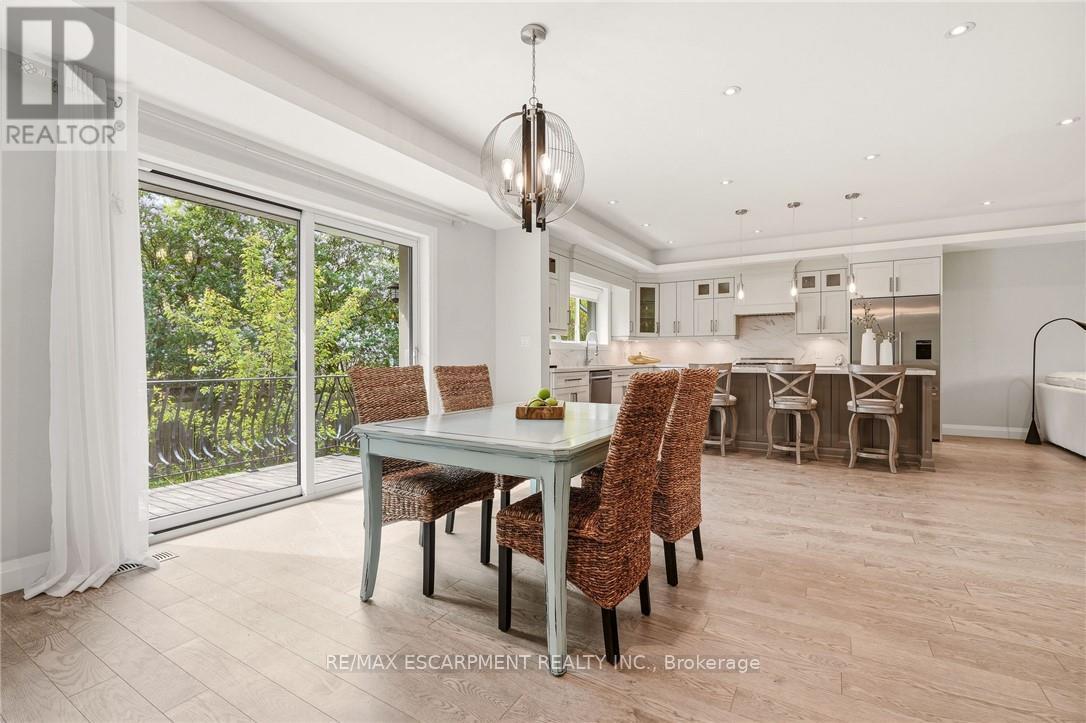 2074 Rebecca Street, Oakville, Ontario  L6L 2A2 - Photo 10 - W13170006