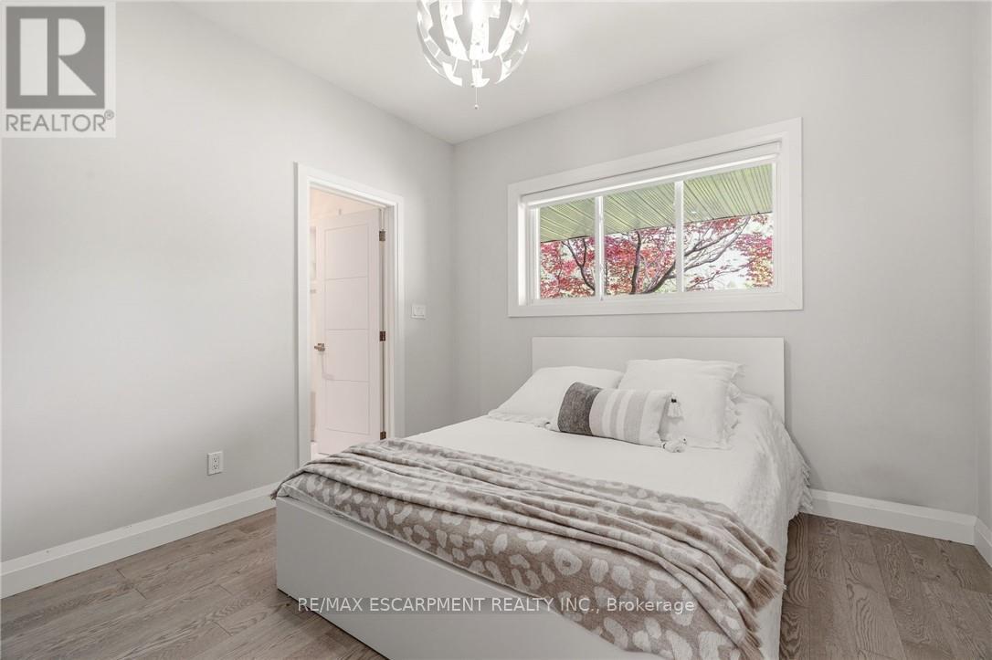 2074 Rebecca Street, Oakville, Ontario  L6L 2A2 - Photo 16 - W13170006