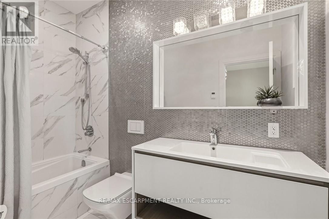 2074 Rebecca Street, Oakville, Ontario  L6L 2A2 - Photo 17 - W13170006