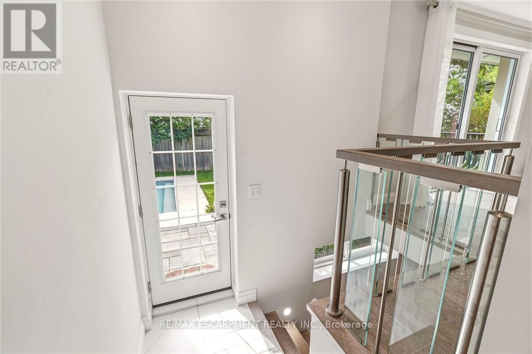 2074 Rebecca Street, Oakville, Ontario  L6L 2A2 - Photo 20 - W13170006