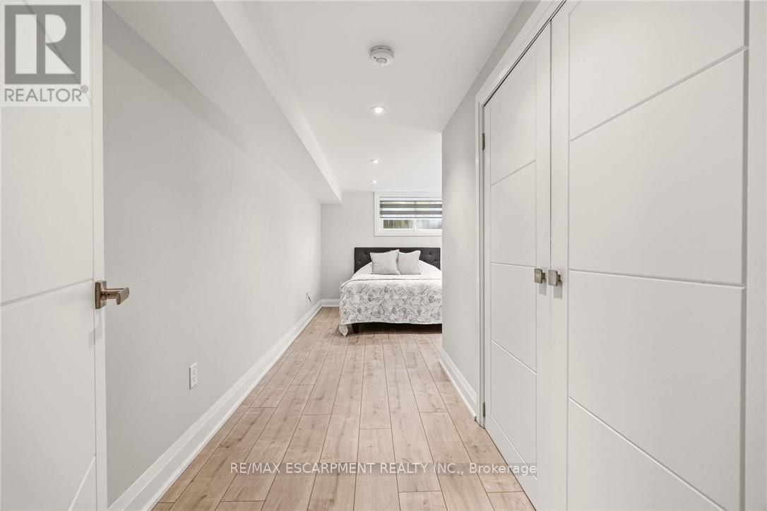 2074 Rebecca Street, Oakville, Ontario  L6L 2A2 - Photo 24 - W13170006