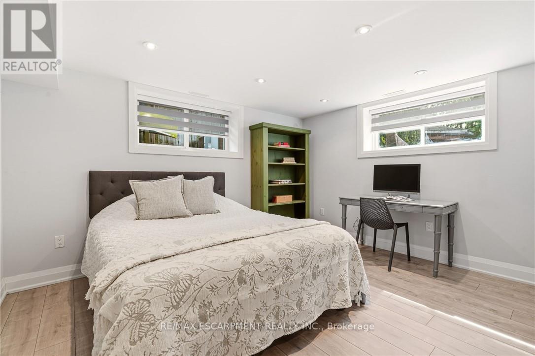 2074 Rebecca Street, Oakville, Ontario  L6L 2A2 - Photo 25 - W13170006