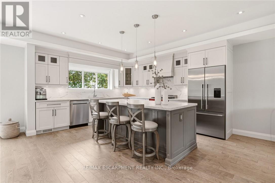 2074 Rebecca Street, Oakville, Ontario  L6L 2A2 - Photo 6 - W13170006