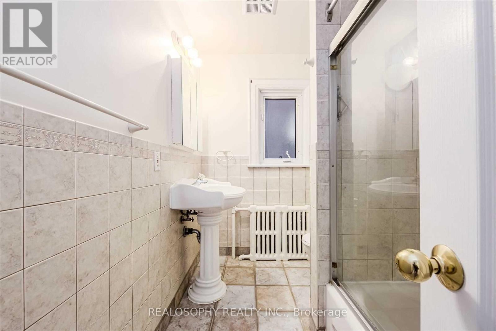 66 Dorval Drive, Toronto, Ontario  M6P 2B6 - Photo 12 - W13170020