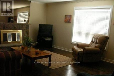 30 Madrid Crescent, Brampton, Ontario  L6S 2X4 - Photo 4 - W13170024