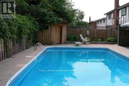 30 Madrid Crescent, Brampton, Ontario  L6S 2X4 - Photo 8 - W13170024