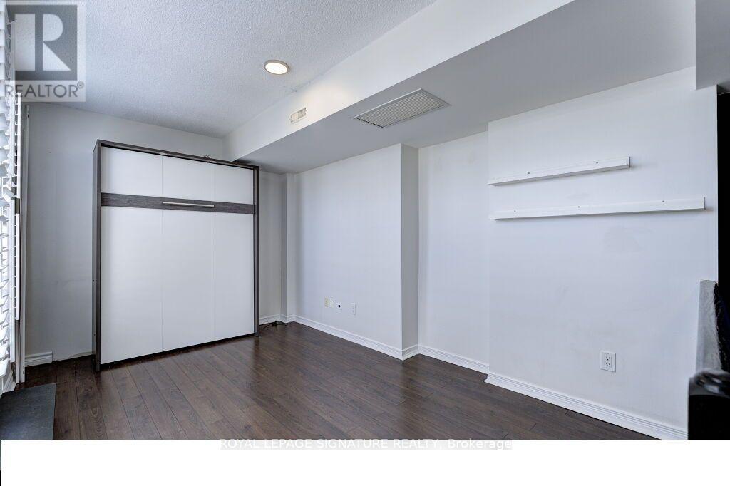 231 - 25 Turntable Crescent, Toronto, Ontario  M6H 4K8 - Photo 5 - W13170072