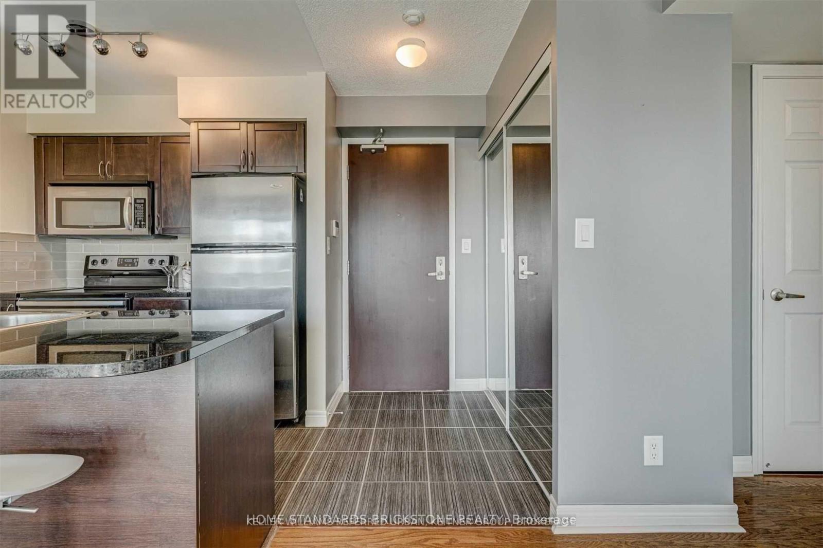 2905 - 208 Enfield Place, Mississauga, Ontario  L5B 0G8 - Photo 3 - W13170074