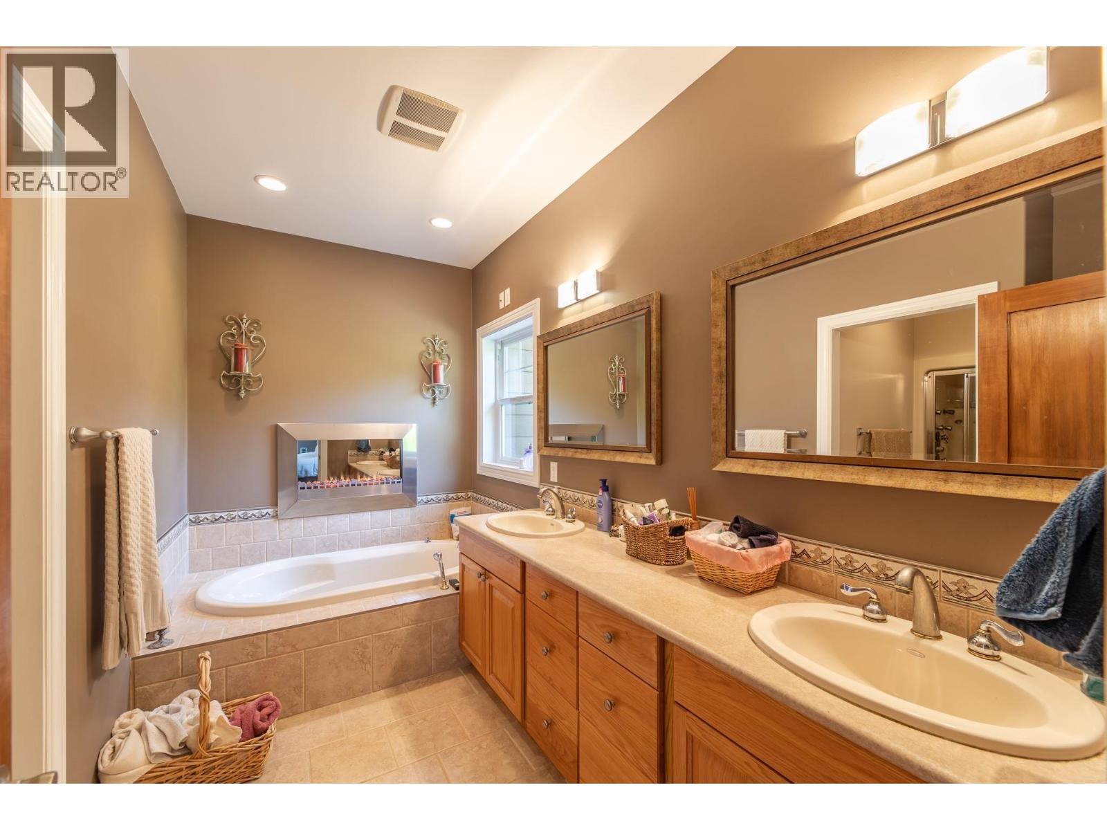 3210 / 3208 Cory Road, Keremeos, British Columbia  V0H 1N0 - Photo 12 - 10388150