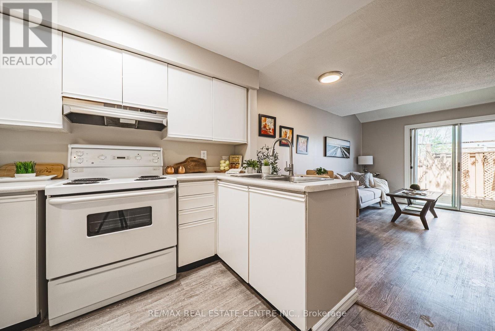46 - 67 Valleyview Road, Cambridge, Ontario  N2E 3J1 - Photo 5 - X13169758