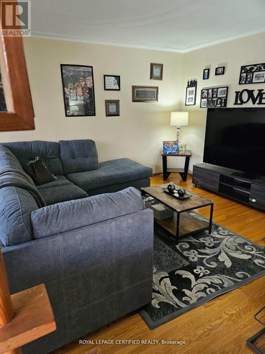 Main - 197 Craigroyston Road, Hamilton, Ontario  L8K 3K2 - Photo 3 - X13169802